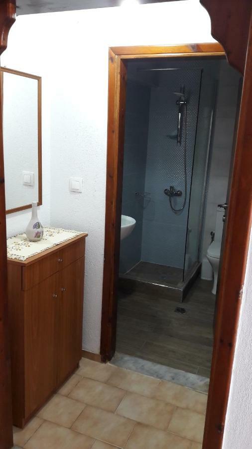 Anastasia' S Guest House เนโอสมาร์มาราส ภายนอก รูปภาพ