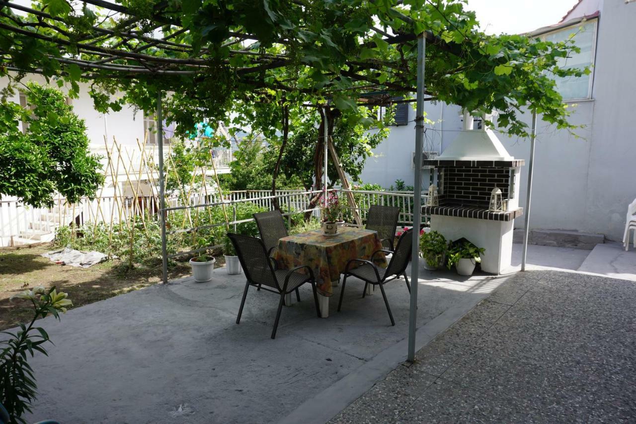 Anastasia' S Guest House เนโอสมาร์มาราส ภายนอก รูปภาพ