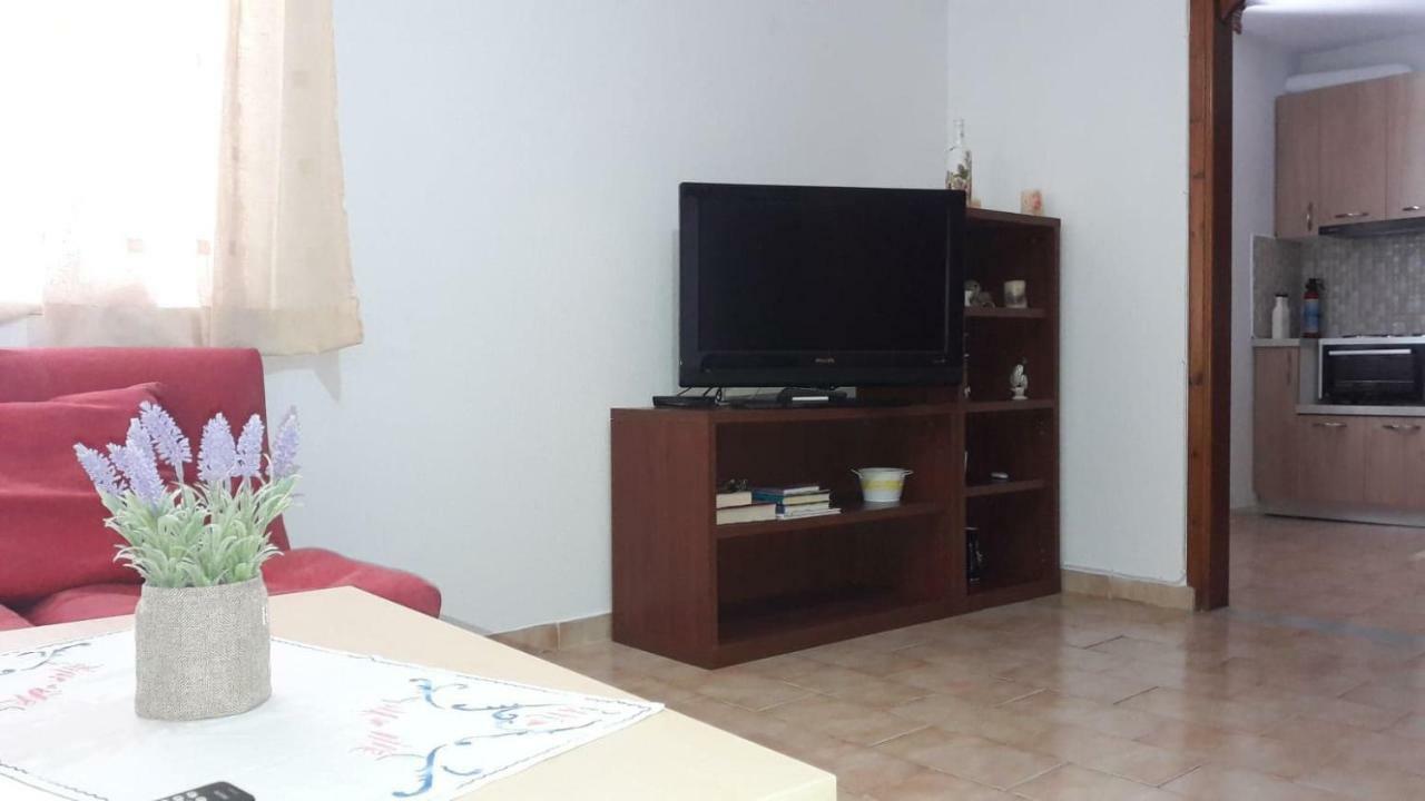 Anastasia' S Guest House เนโอสมาร์มาราส ภายนอก รูปภาพ