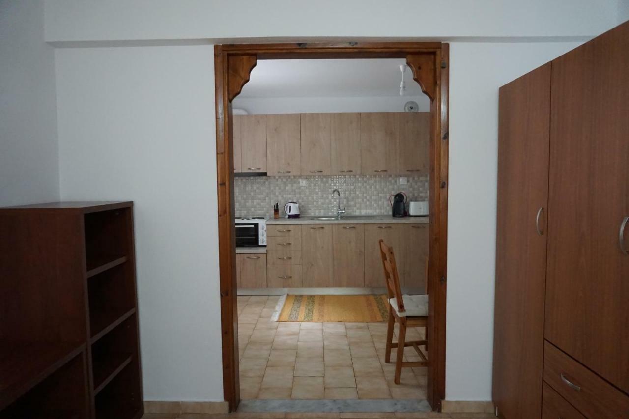 Anastasia' S Guest House เนโอสมาร์มาราส ภายนอก รูปภาพ