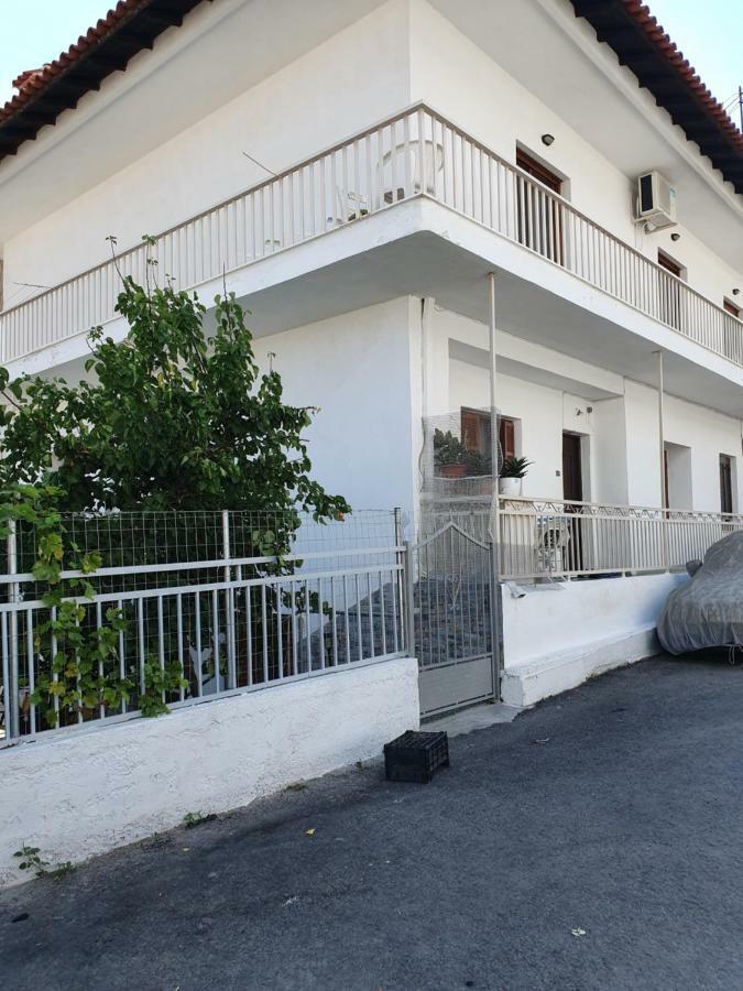 Anastasia' S Guest House เนโอสมาร์มาราส ภายนอก รูปภาพ