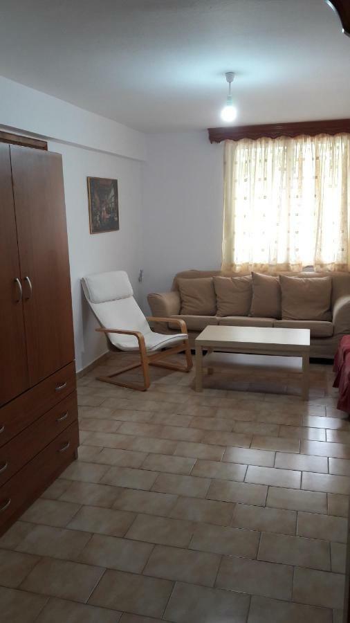 Anastasia' S Guest House เนโอสมาร์มาราส ภายนอก รูปภาพ