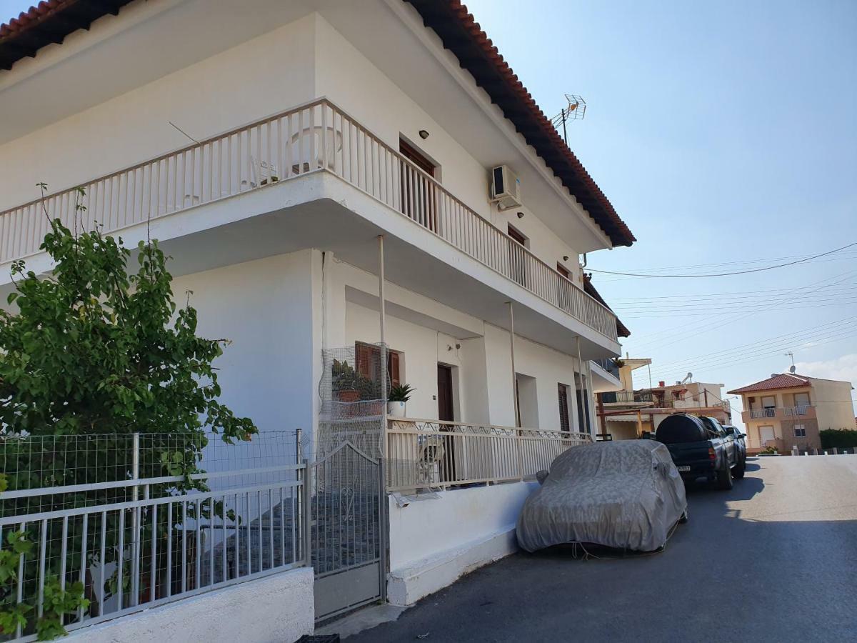 Anastasia' S Guest House เนโอสมาร์มาราส ภายนอก รูปภาพ