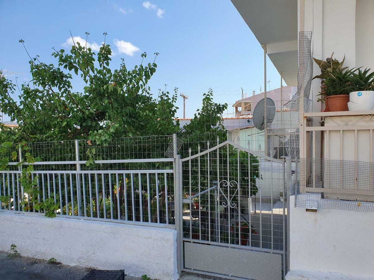 Anastasia' S Guest House เนโอสมาร์มาราส ภายนอก รูปภาพ