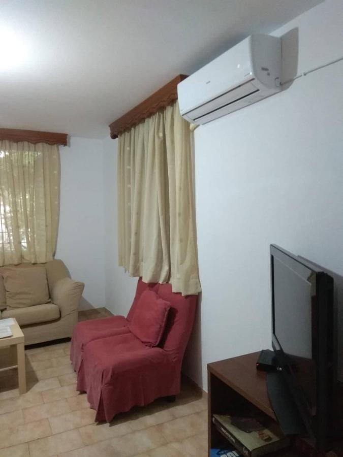 Anastasia' S Guest House เนโอสมาร์มาราส ภายนอก รูปภาพ
