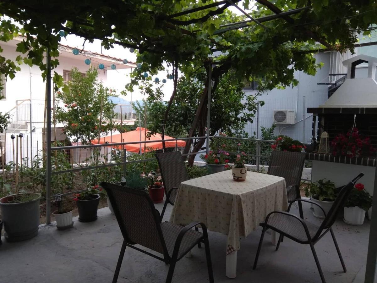 Anastasia' S Guest House เนโอสมาร์มาราส ภายนอก รูปภาพ